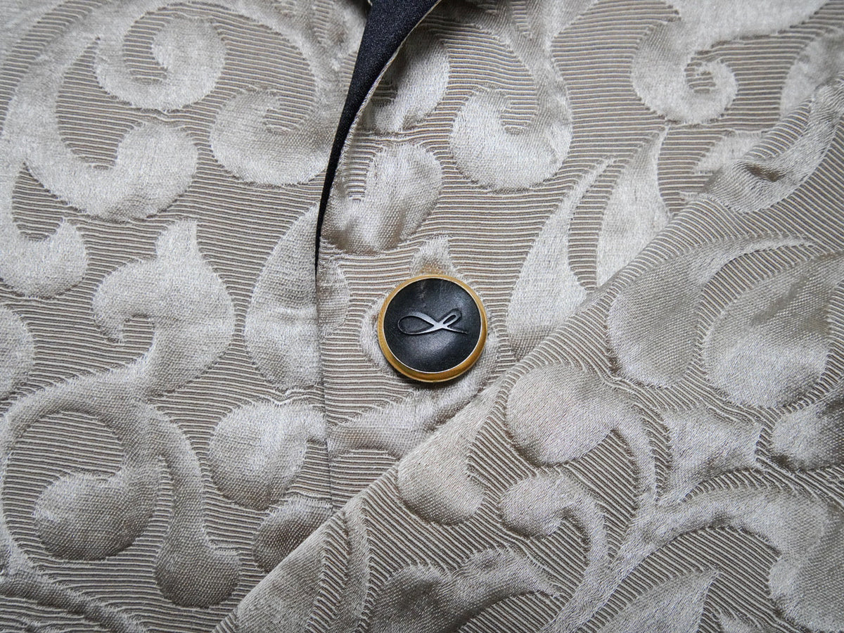 Nero Horn With Gold Tone Buttons For Sports Jacket-3